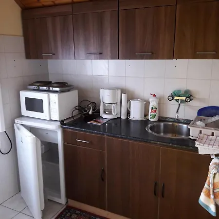 Kovacs Vendeghaz * Harkány